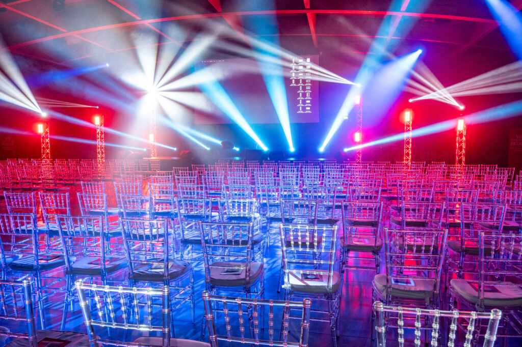 Allestimento a platea in controluce